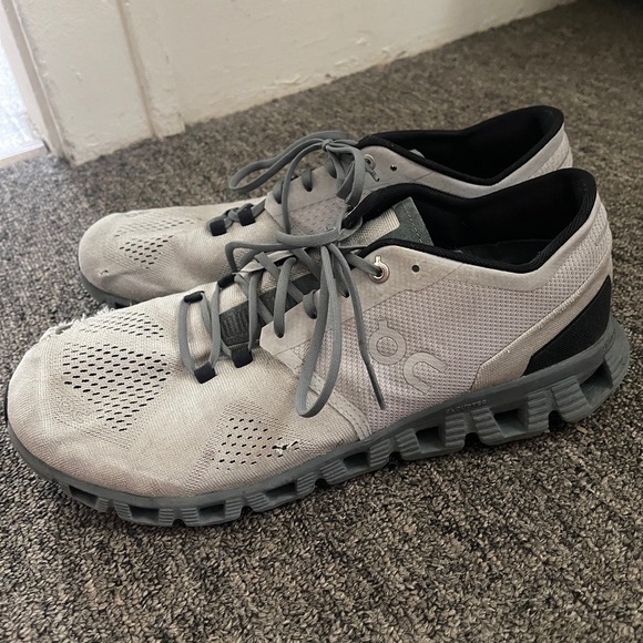 On Running Men's Cloud X Running Shoe, gray black Men’s 10.5 FLAW - Picture 1 of 12